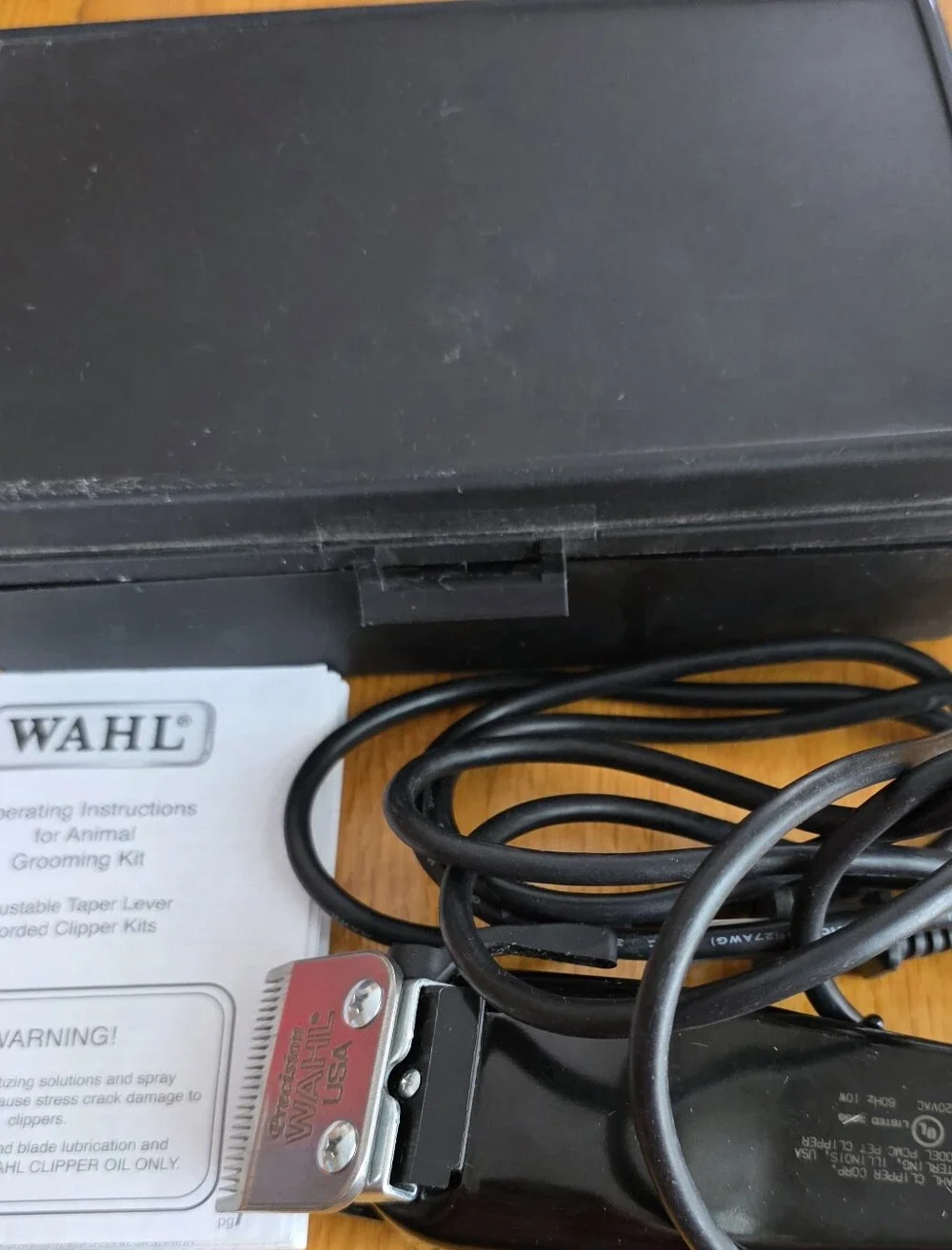 Wahl Black Corded Hair/Animal Clipper with Multiple Black Guide Combs